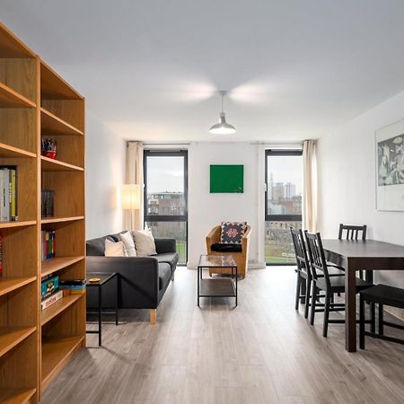 Appartamento Guestready - 1 Bed Apt With City Views, Vauxhall Londra Esterno foto