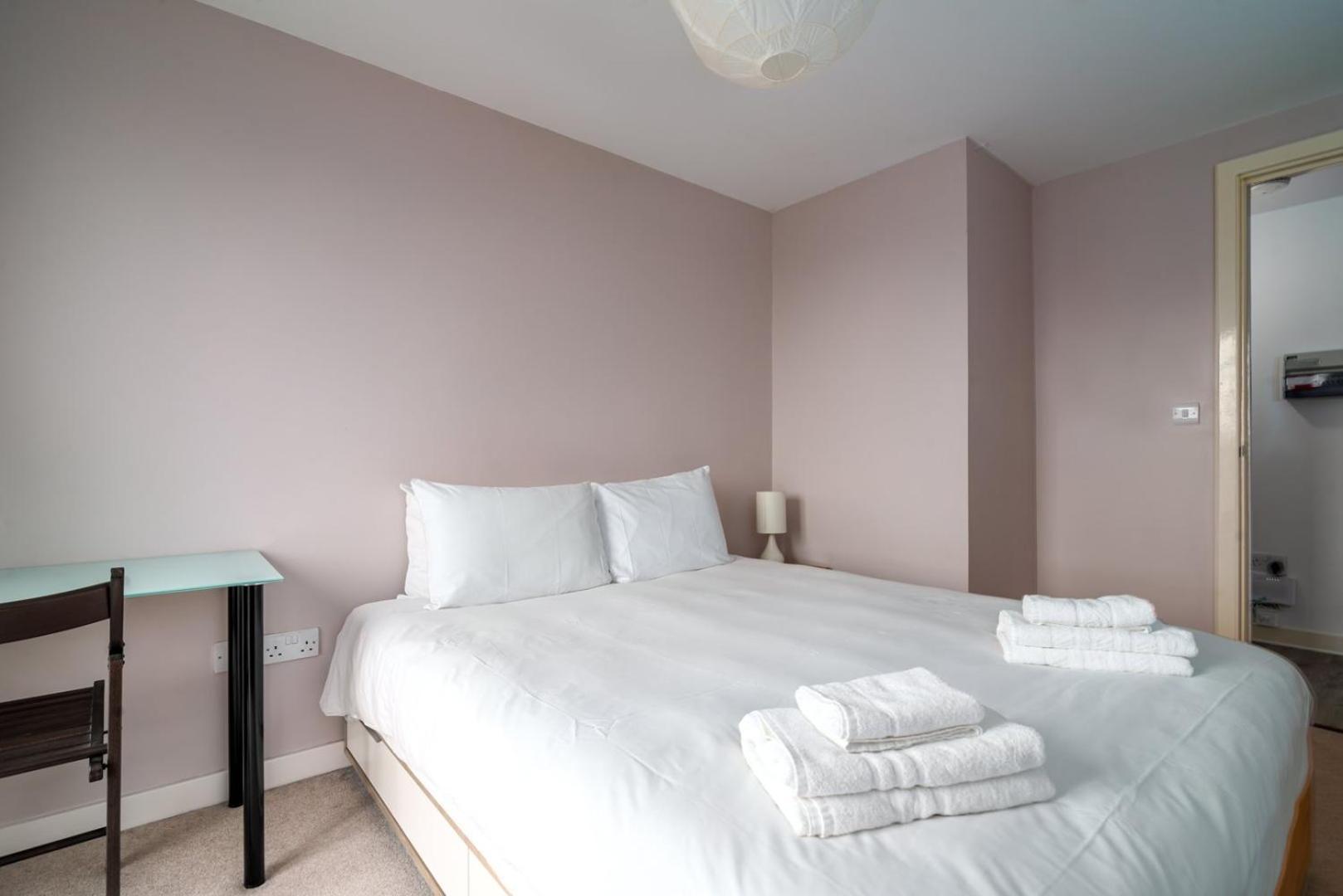 Appartamento Guestready - 1 Bed Apt With City Views, Vauxhall Londra Esterno foto