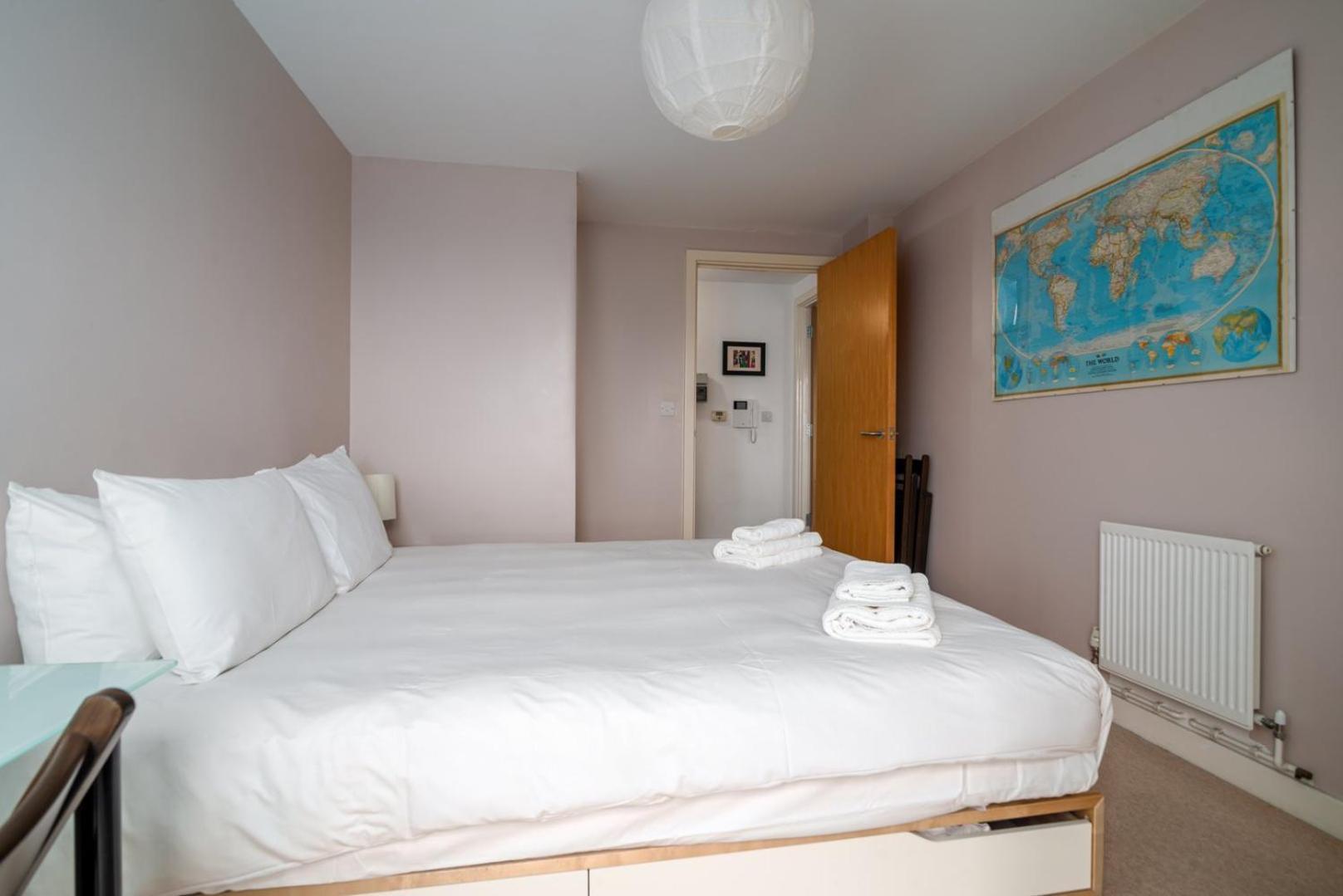 Appartamento Guestready - 1 Bed Apt With City Views, Vauxhall Londra Esterno foto