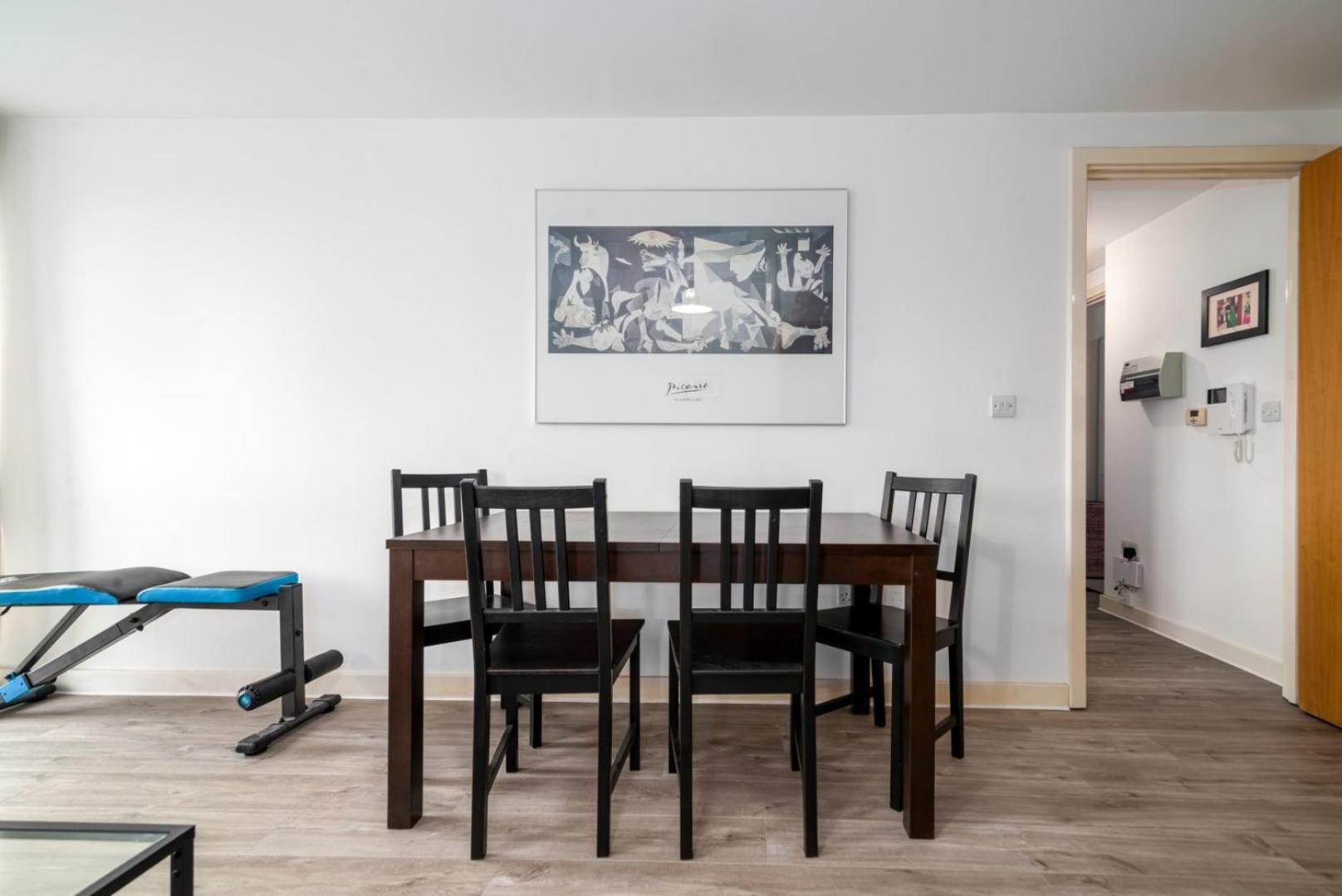 Appartamento Guestready - 1 Bed Apt With City Views, Vauxhall Londra Esterno foto